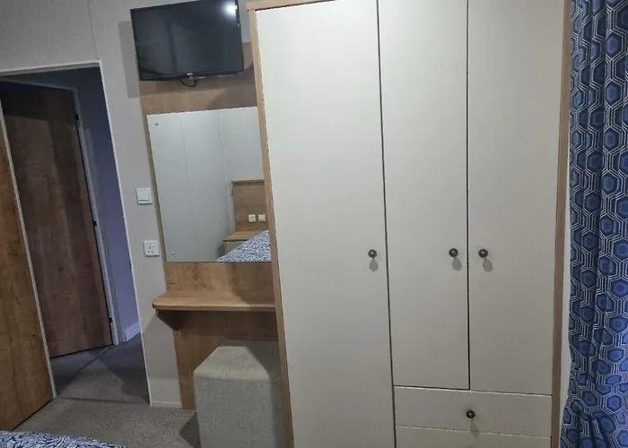 Bay - 6516 Scarborough